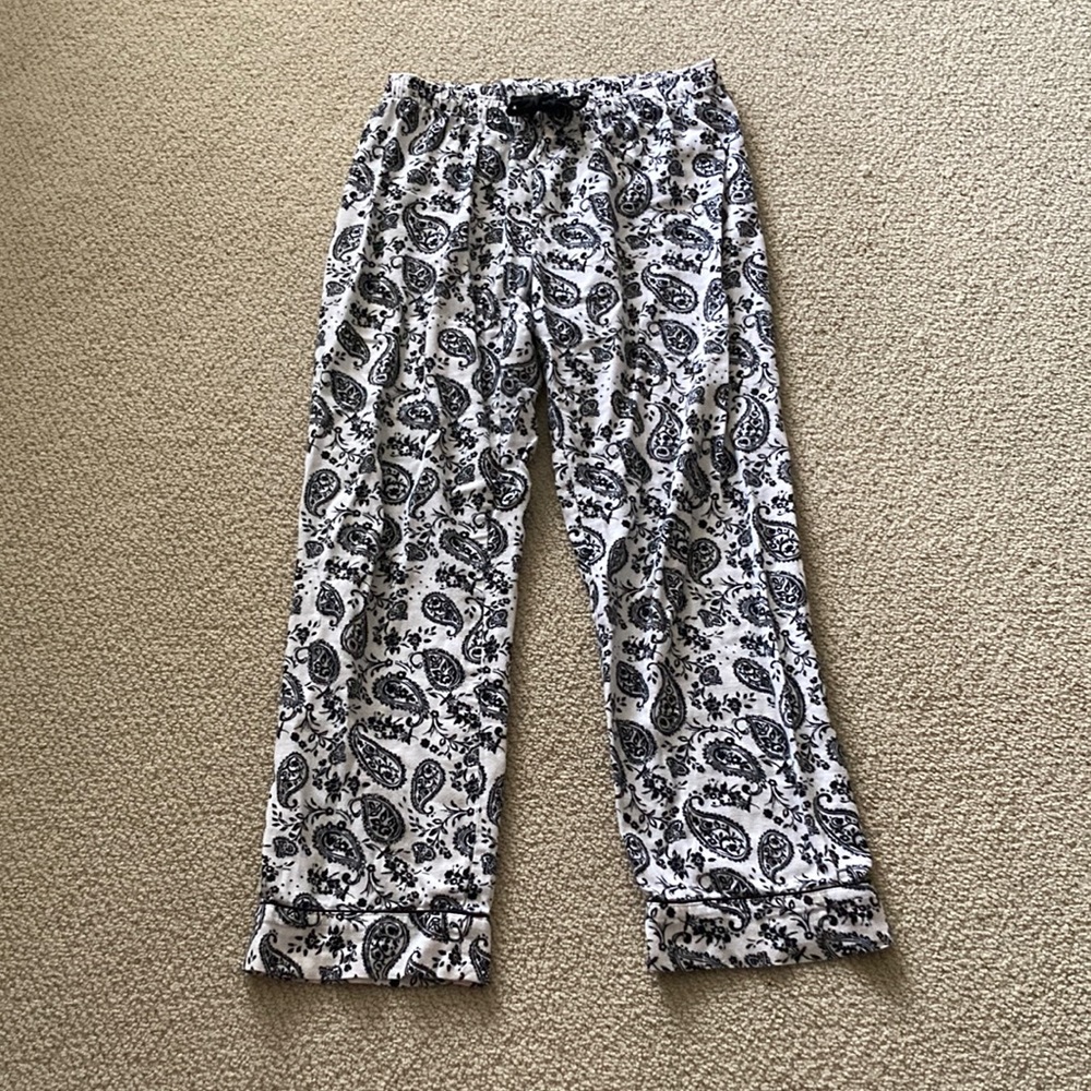 Lands' End Pajama Pants Sleep Bottoms Black White Paisley Size Small Women’s EUC